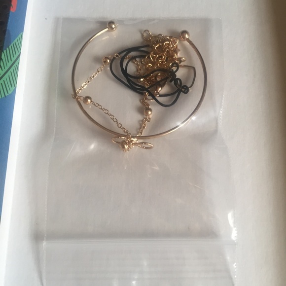 3 Piece Bow and Heart Bracelet Set - Picture 6 of 7